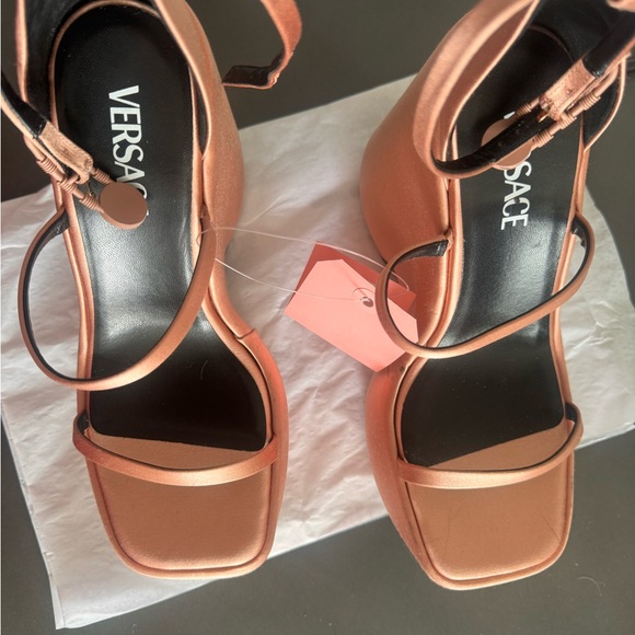 Versace sandals - Picture 2 of 8